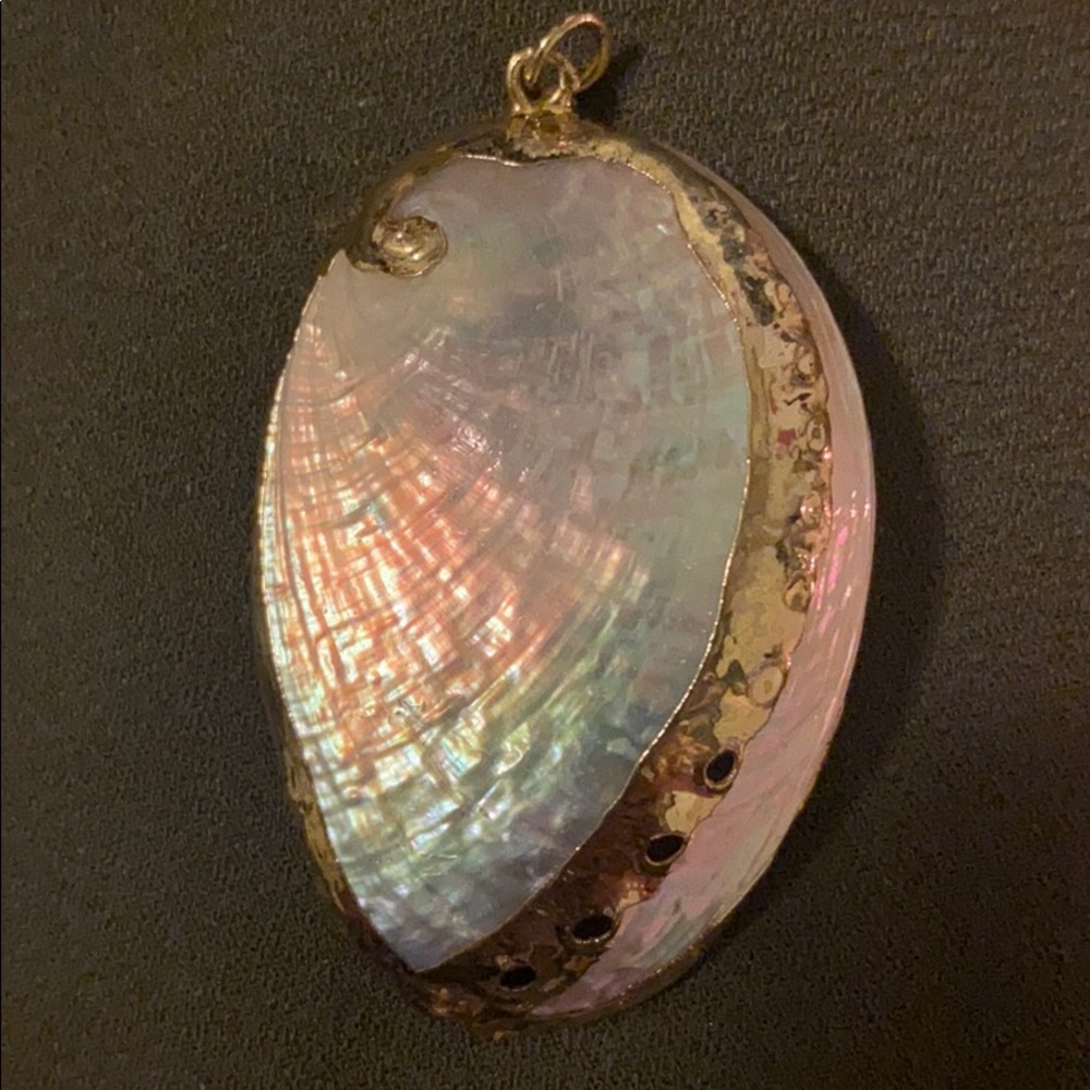 Abalone Shell Pendent - Picture 2 of 3